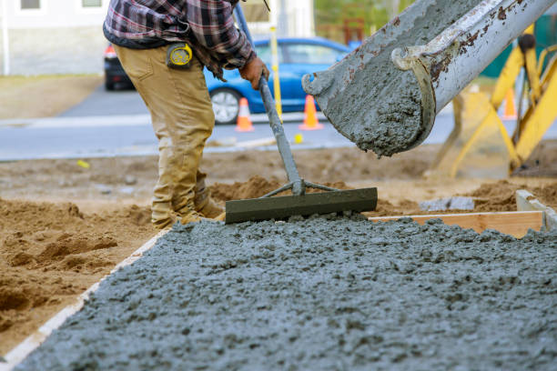 Best Concrete Pool Decks in Benavides, TX